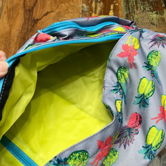 Kavu Rope Sling Bag-NWT - Picture 4 of 6